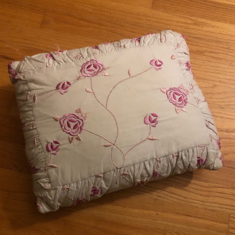 Shabby Chic baby blue with pink stitched roses